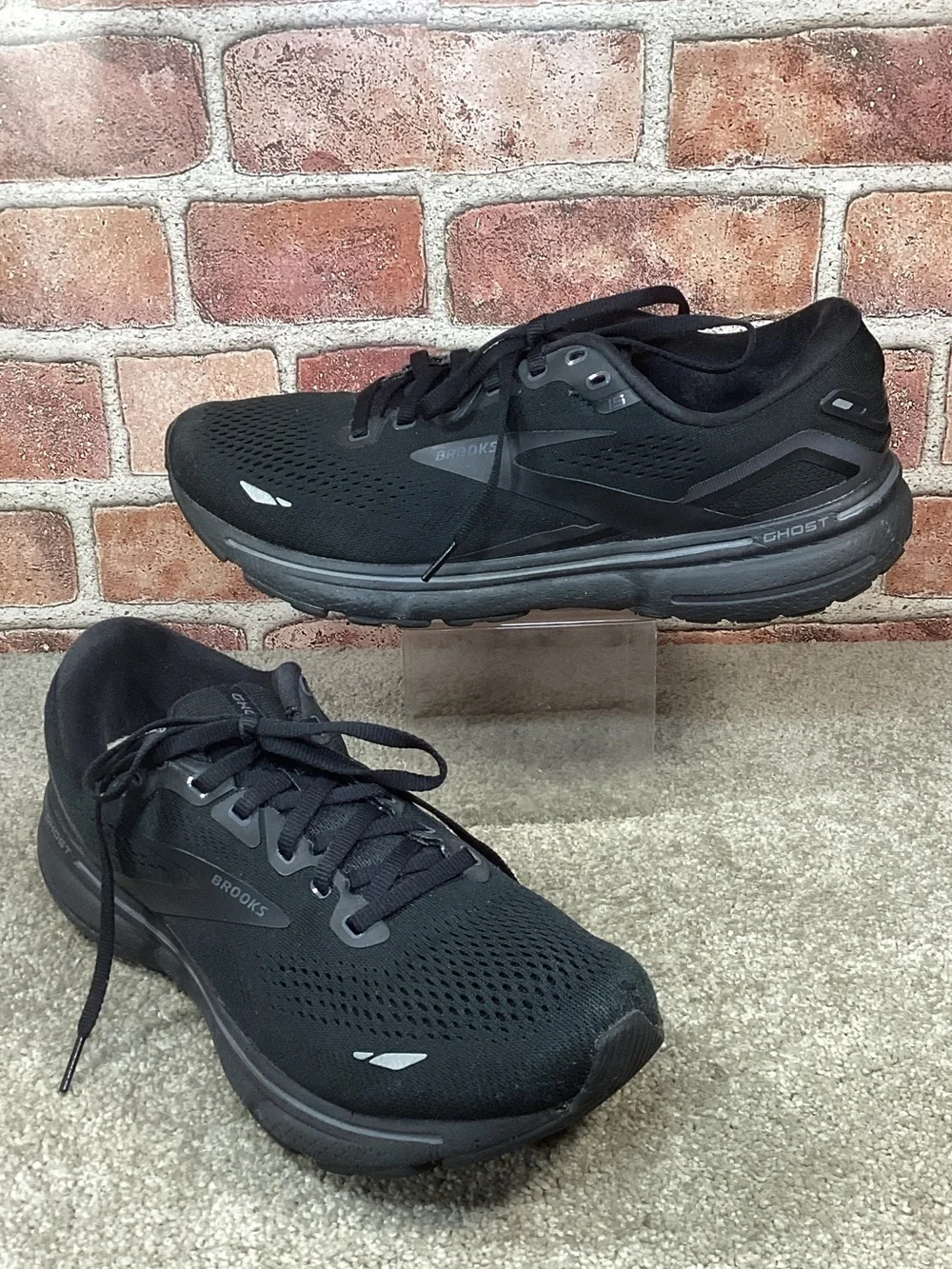Brooks Ghost 15 Men’s Running shoes sneakers size 9.5